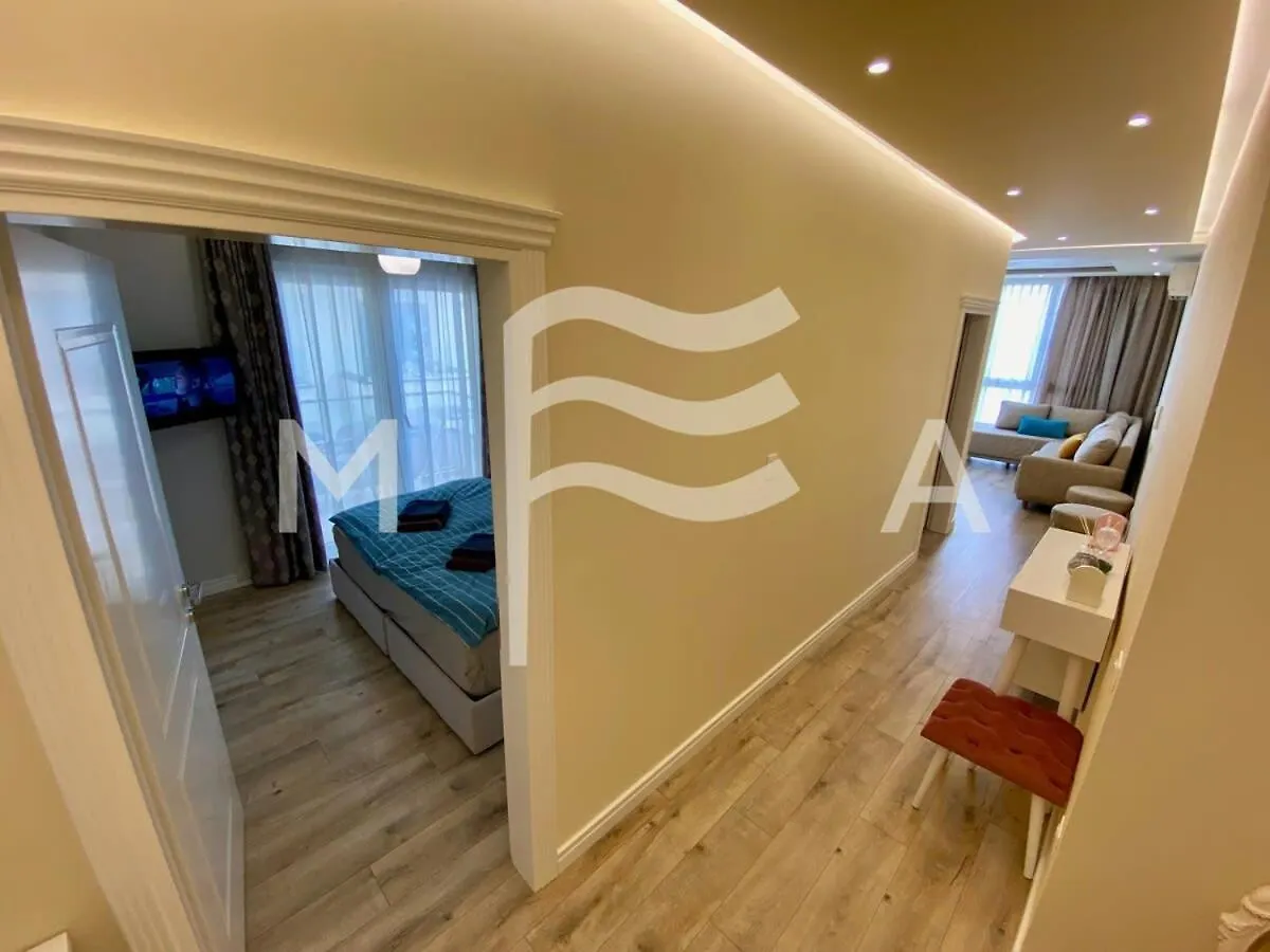 Magic View! Apartment Golem
